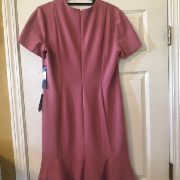 NWT Maggy London - Picture 3 of 7